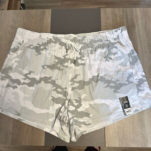 Athletic Works White Camo Shorts XXXL  NWT